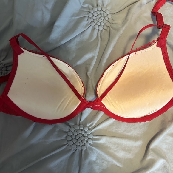 Victoria's Secret Fiery Red Lace Bra - Picture 3 of 5